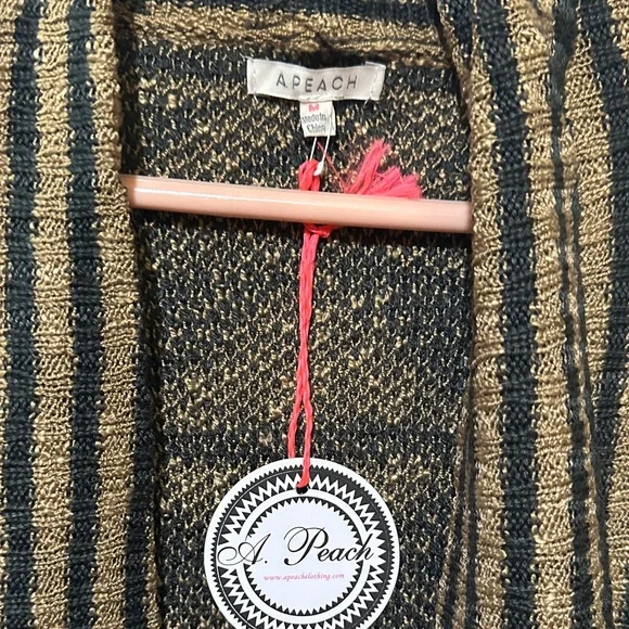 A Peach Chic Geometric Black and Tan Cardigan - Picture 2 of 6